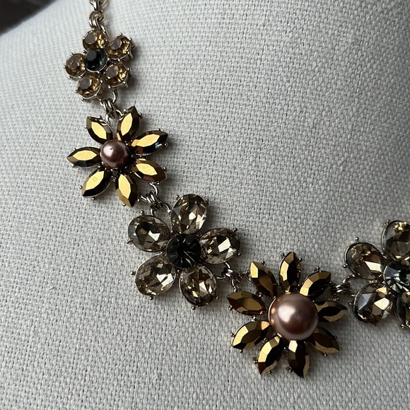 Mtstyle Bling Costume Statement Necklace for Women - Picture 4 of 9